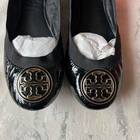 Tory Burch Caroline black patent gold naplak elastic ballet flat - Picture 2 of 15